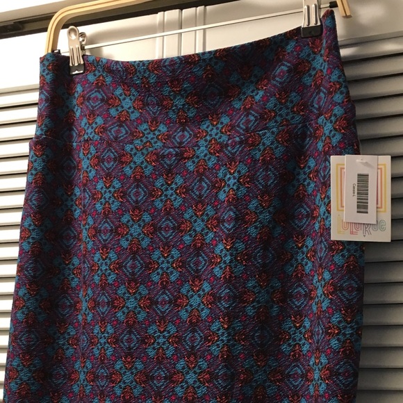 โSOLDโ ๐ NWT LuLaRoe Cassie Skirt - Size L - Picture 3 of 4